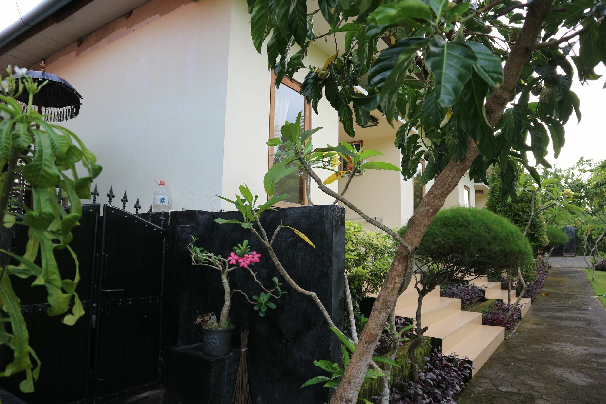 Bhujangga'S Village Near Pantai Uluwatu Redpartner Dış mekan fotoğraf